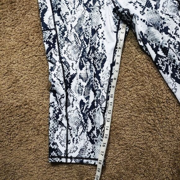 Ideology High Rise Side Pocket Snake White Crop Plus Size Leggings -I - Picture 4 of 10